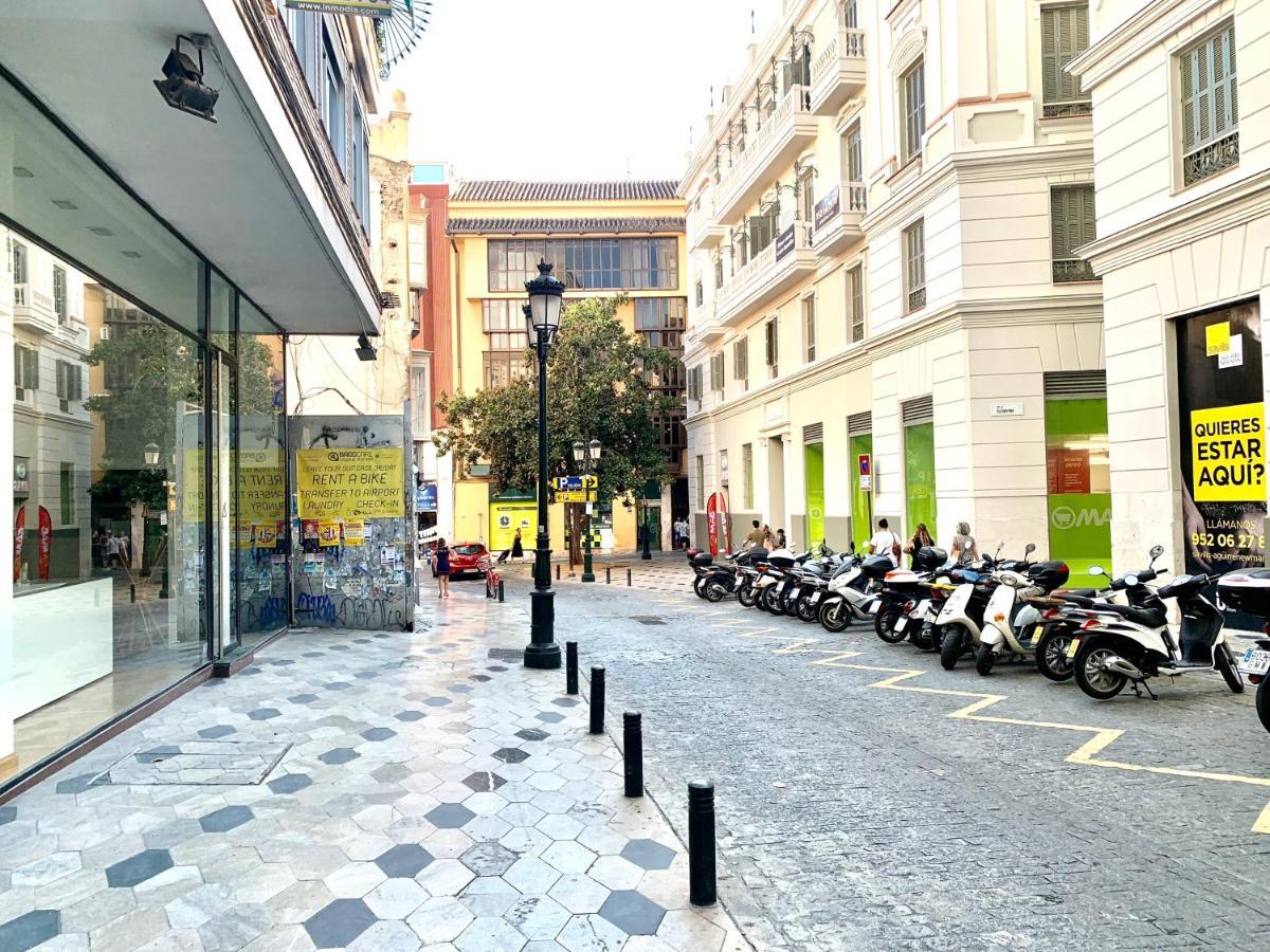 Homely Malaga Plaza Del Teatro Exterior photo